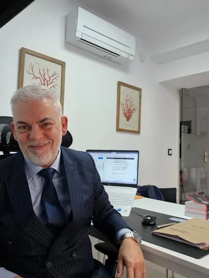 Foto de Carlos Roger Abogados